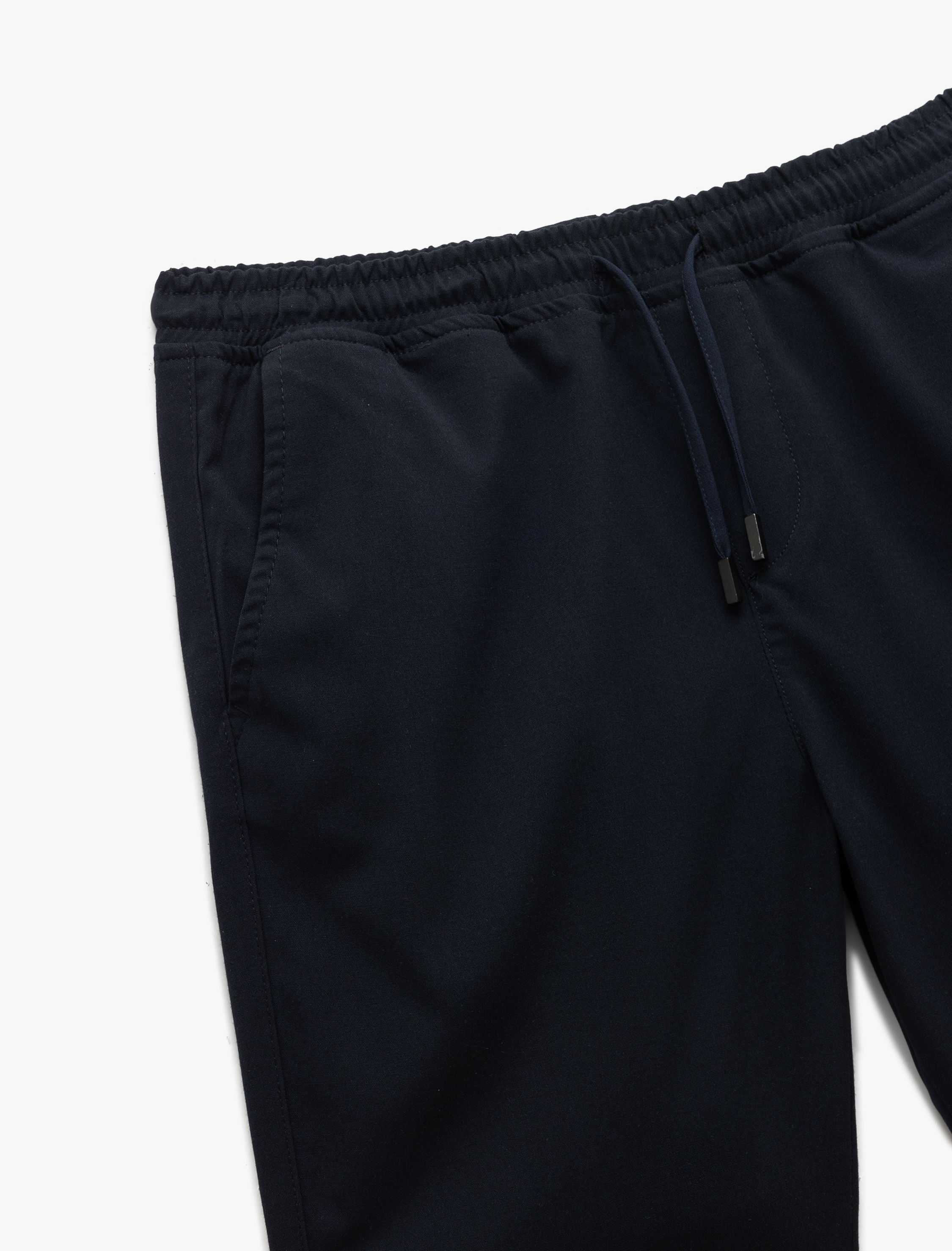   Viskon Karışımlı Cep Detaylı Bermuda Slim Fit Beli Bağcıklı Şort