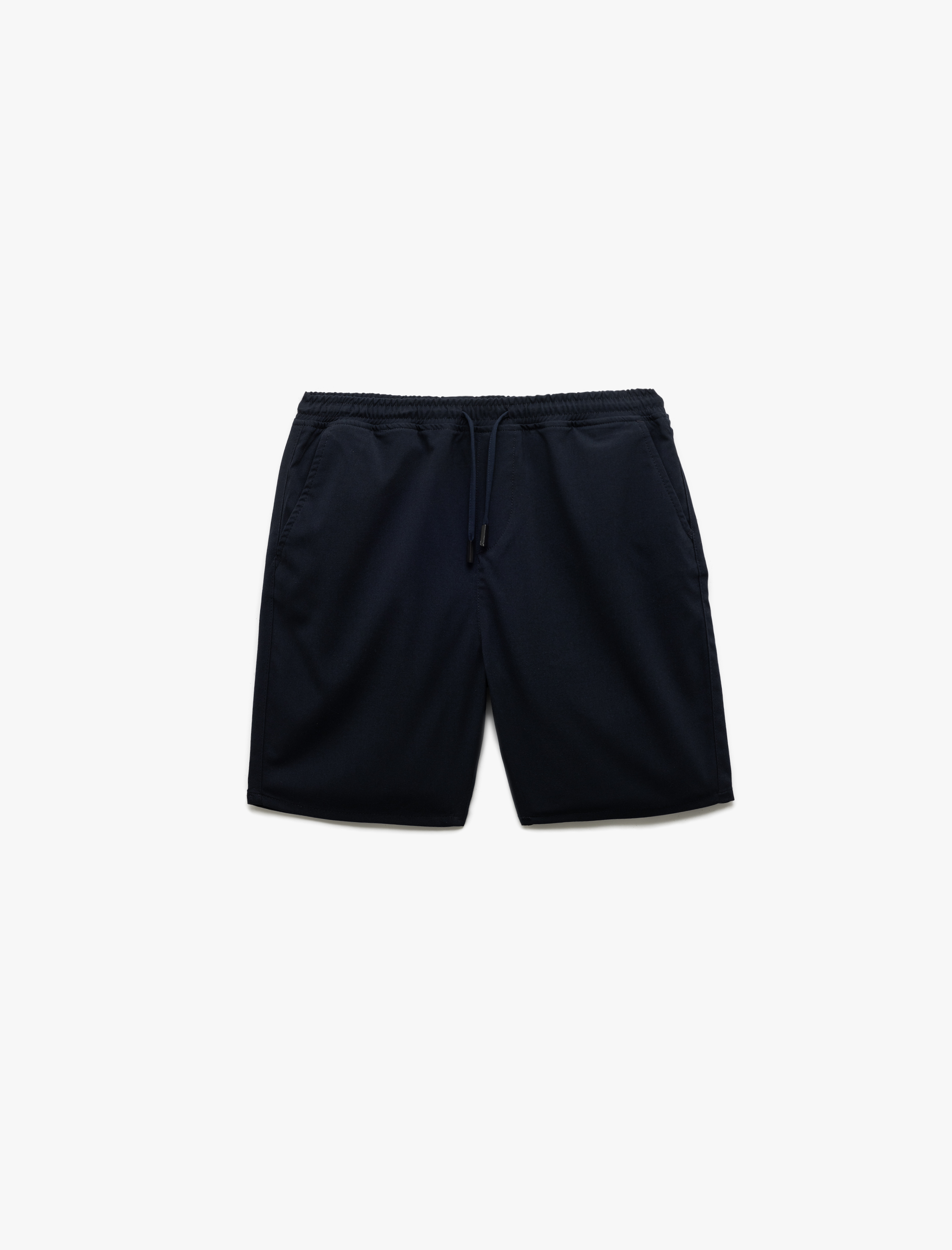   Viskon Karışımlı Cep Detaylı Bermuda Slim Fit Beli Bağcıklı Şort