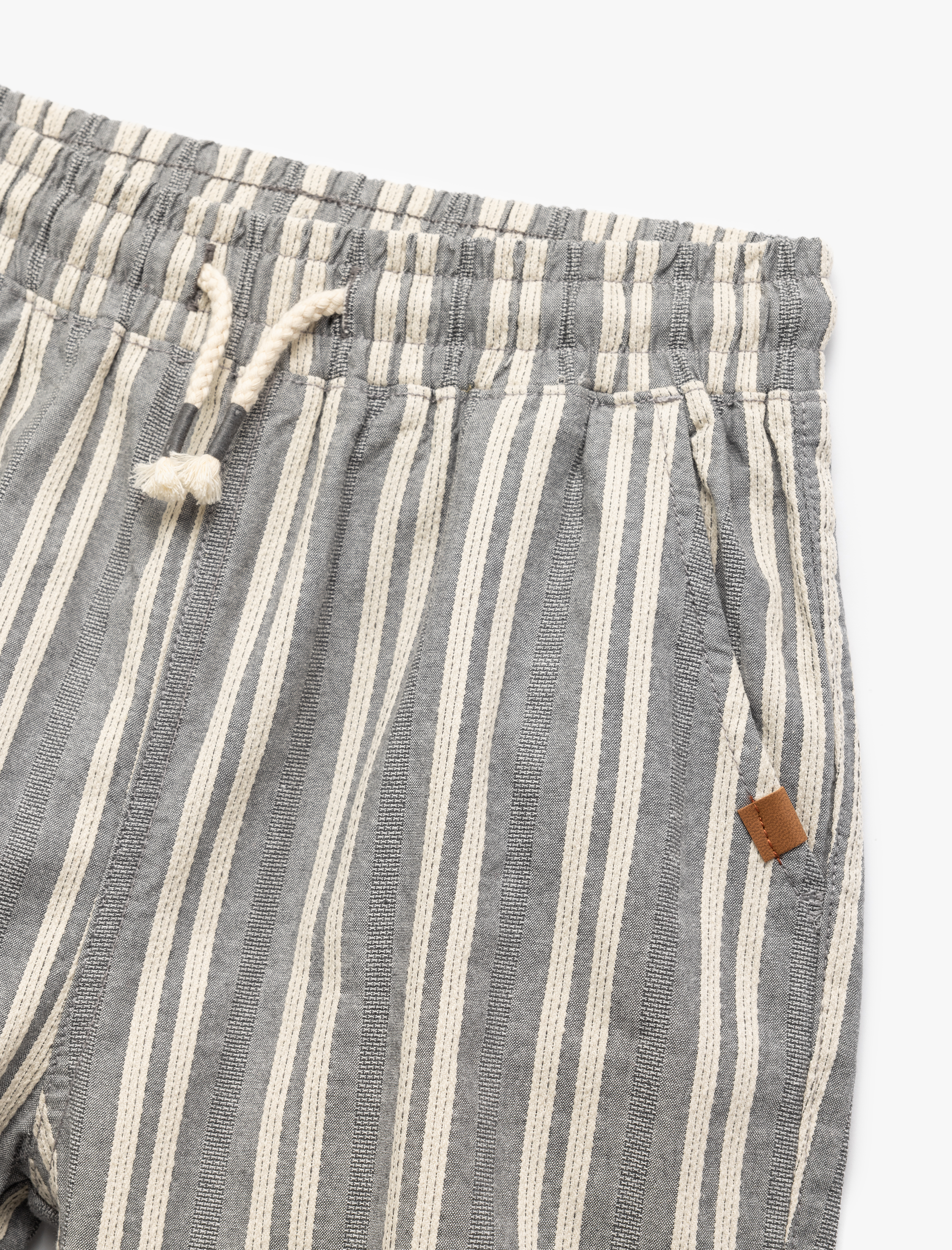  Erkek Çocuk Pamuklu Cep Detaylı Beli Bağcıklı Çizgili Şort