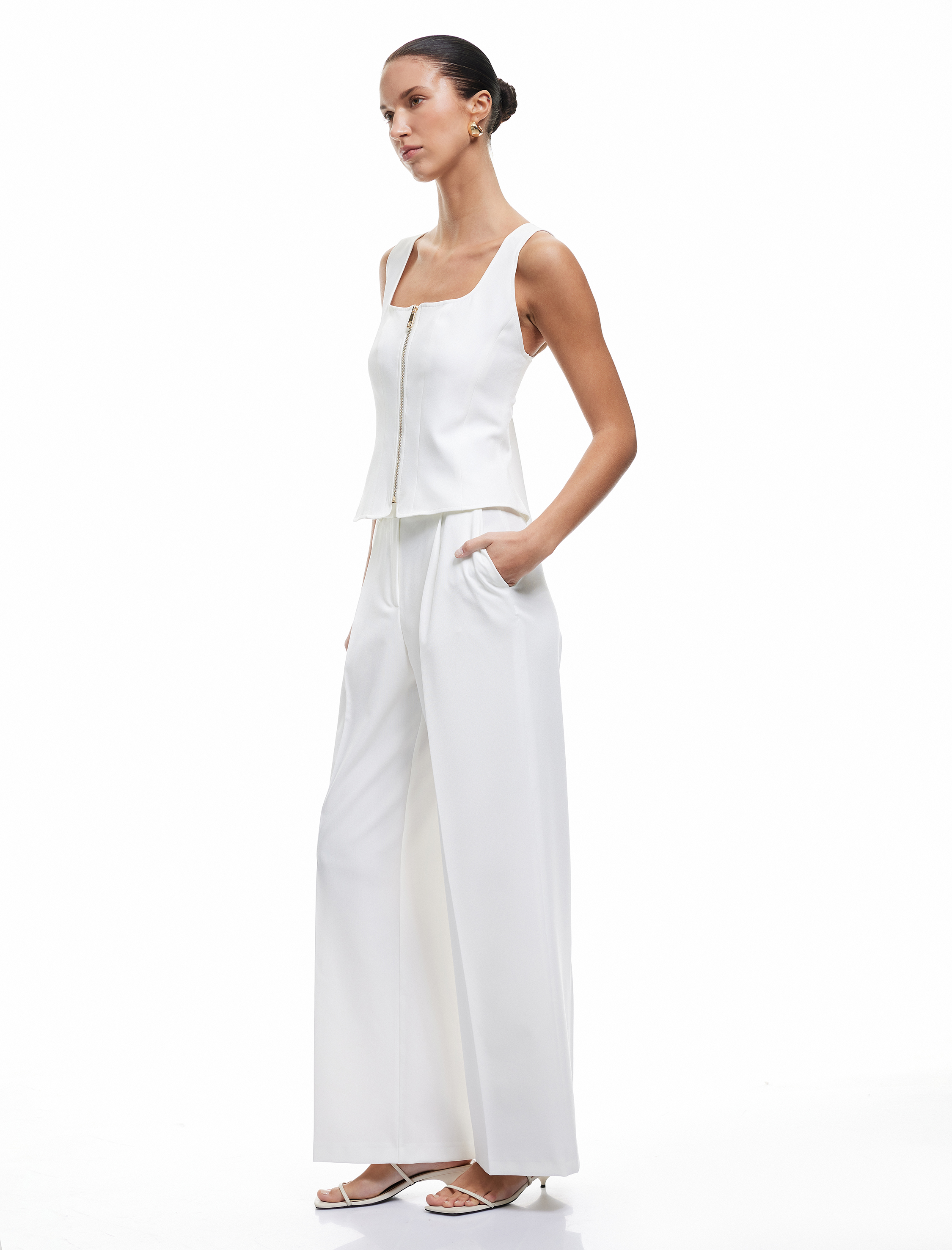   Kolsuz Kalın Askılı Kare Yaka Fermuarlı Bluz