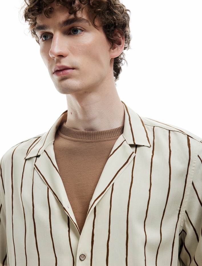  Viskon Kumaş Kısa Kollu Devrik Yaka Çizgili Gömlek