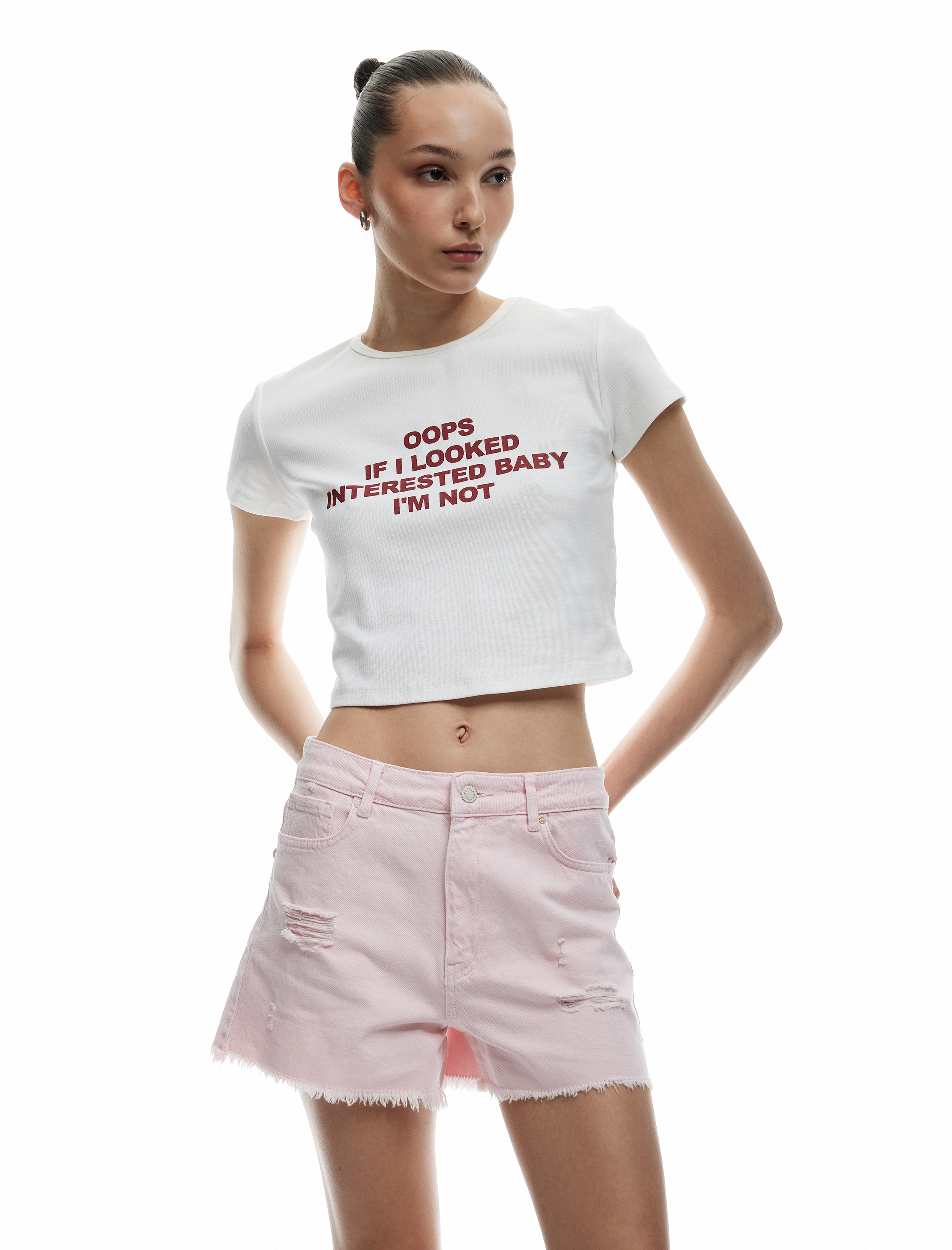   Pamuklu Beş Cepli Mini Püskül Detaylı Yırtık Denim Şort