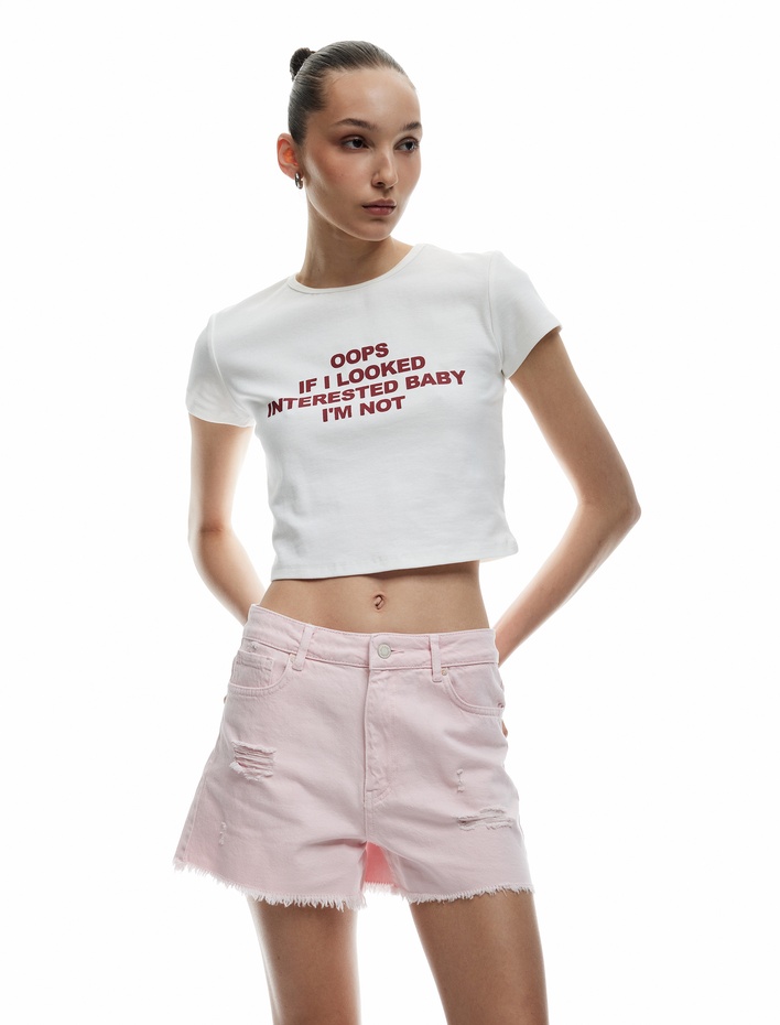  Pamuklu Beş Cepli Mini Püskül Detaylı Yırtık Denim Şort