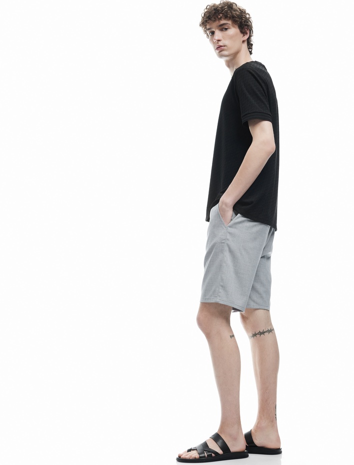  Viskon Karışımlı Cep Detaylı Bermuda Slim Fit Beli Bağcıklı Şort