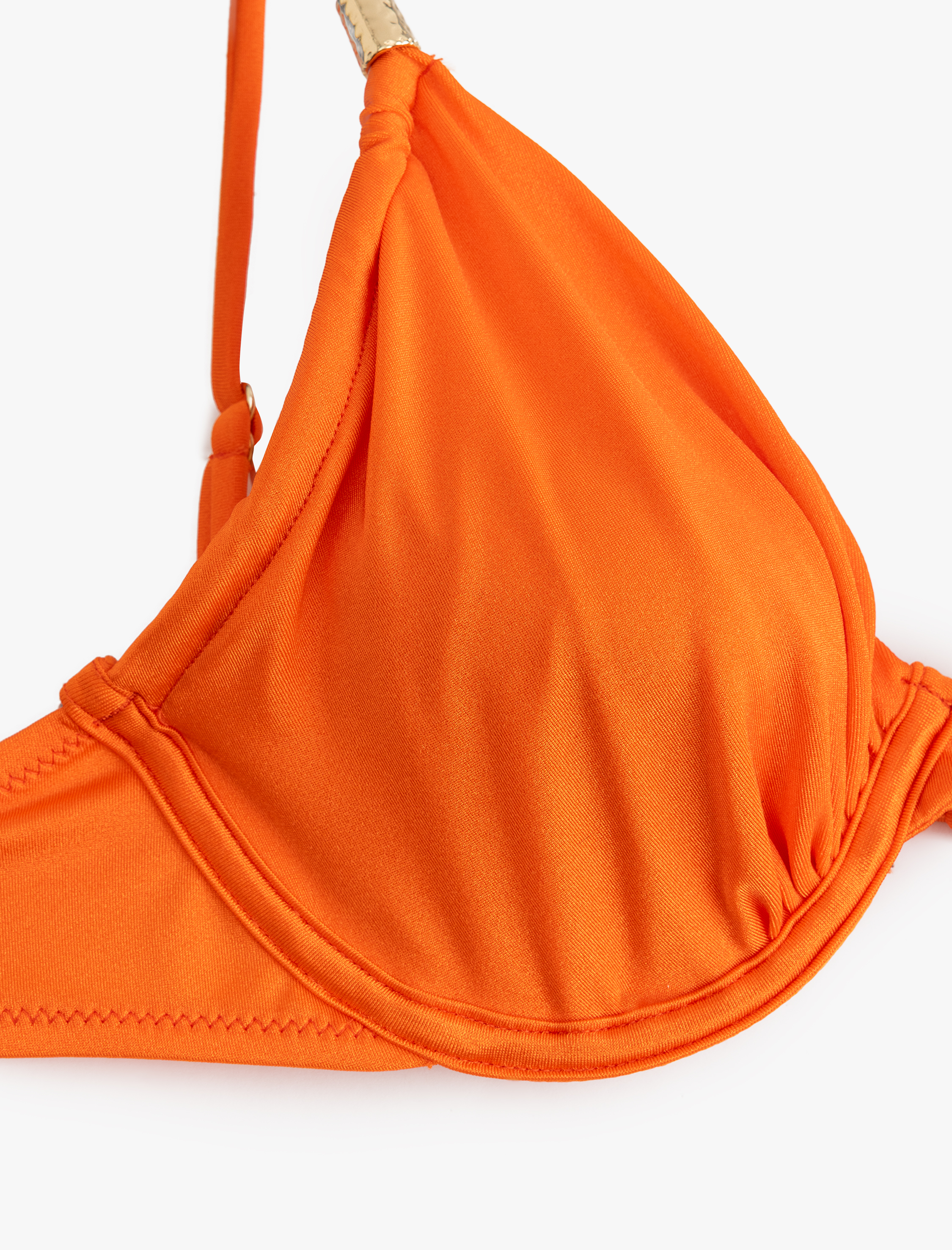   Aksesuar Detaylı Balenli Bikini Üstü