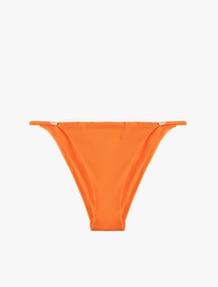 Aksesuar Detaylı Parlak İpli Bikini Altı