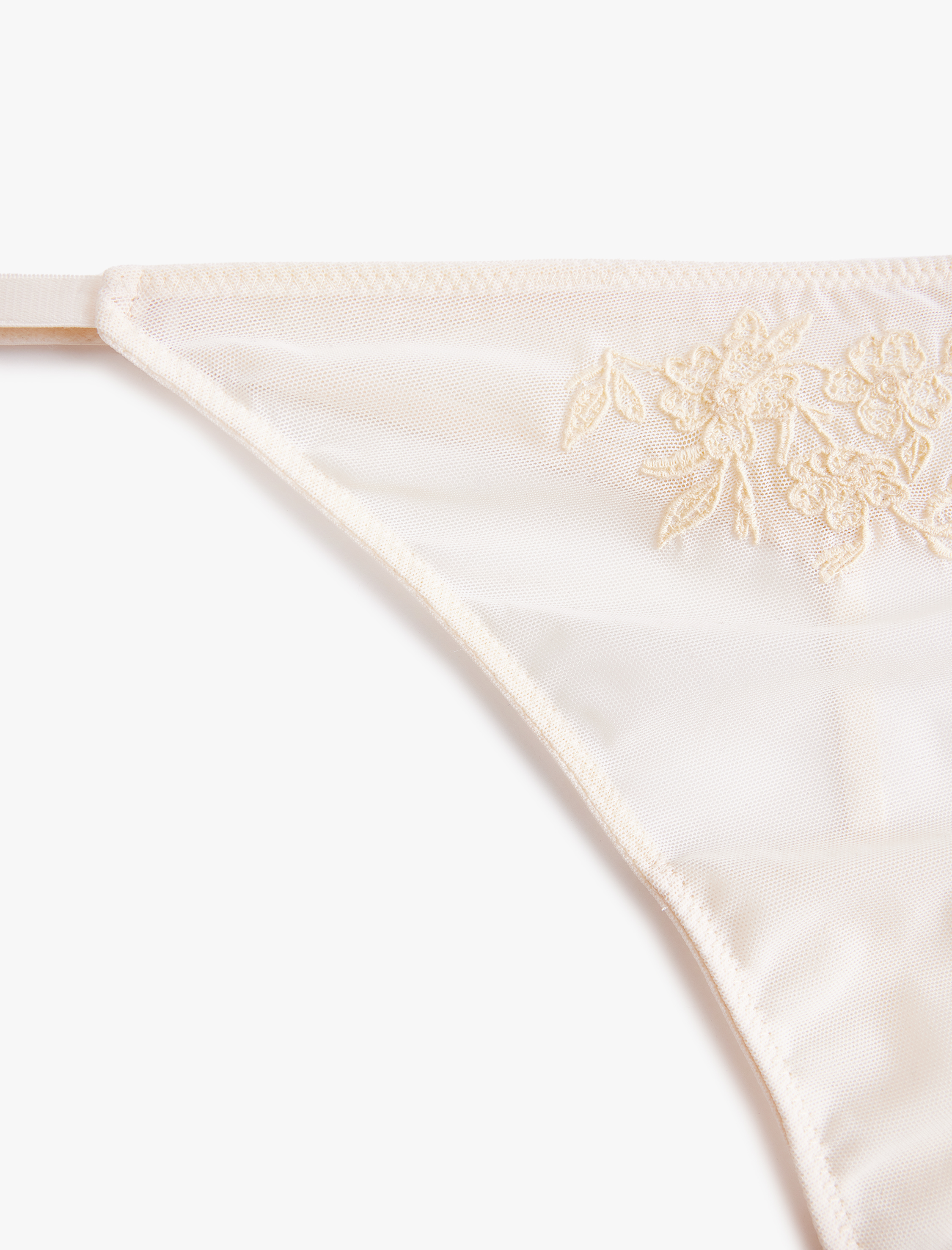   Nakış Detaylı Transparan Tül Dantelli String Külot