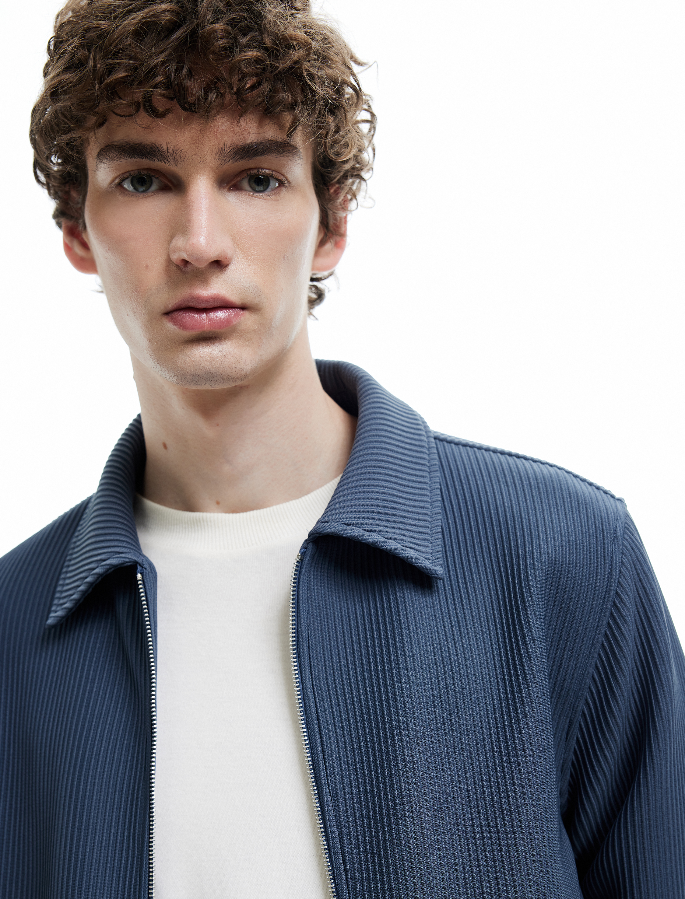   Uzun Kollu Gömlek Yaka Fermuarlı Spor Ceket