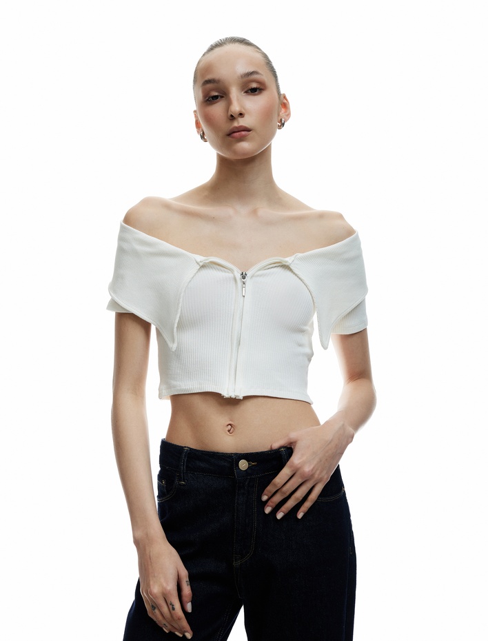  Viskon Dar Kesim Omzu Açık Yaka Detaylı Kısa Kollu Fermuarlı Tişört