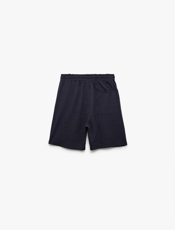  Beli Bağcıklı Cepli Viskon Karışımlı Çizgili Şort