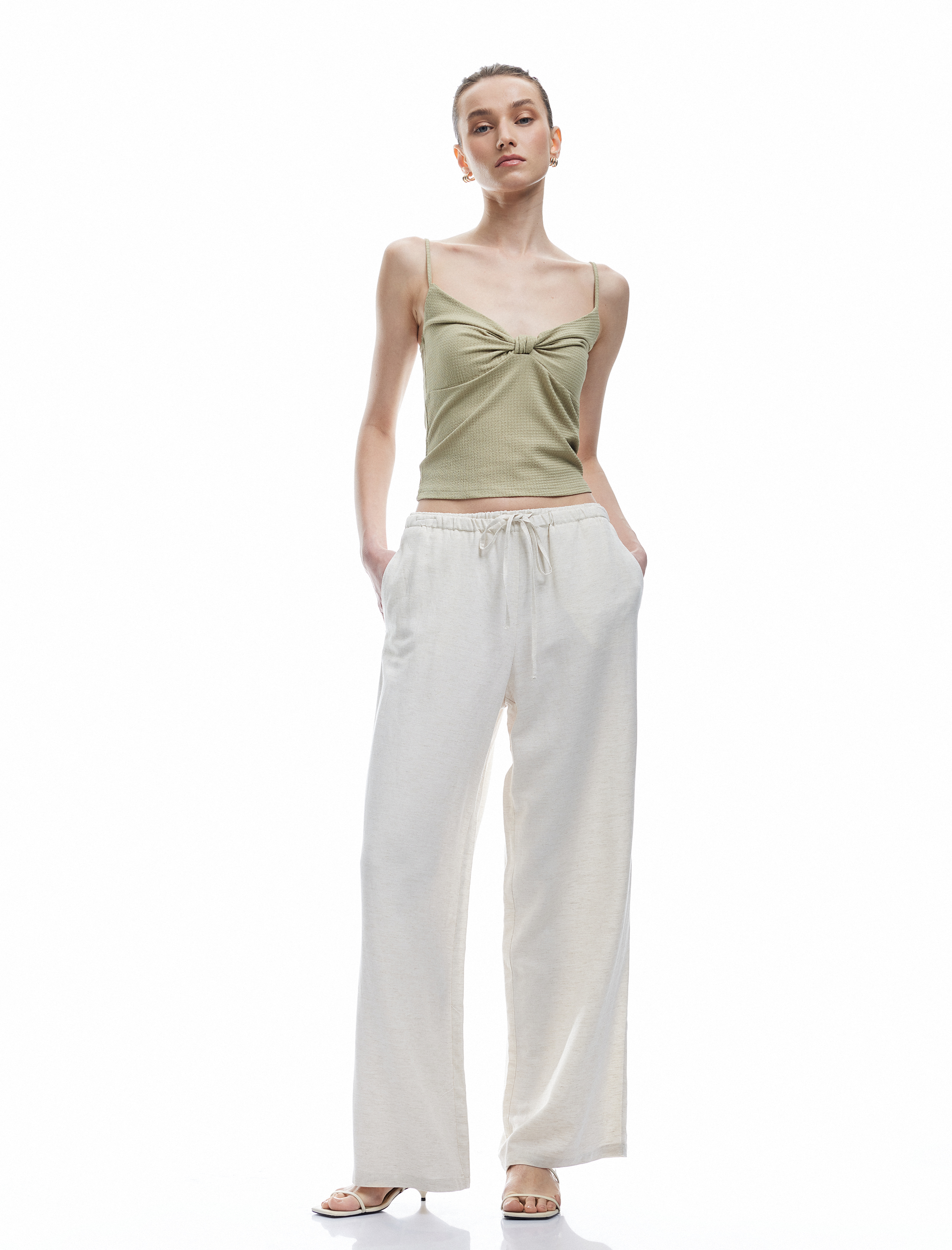   Kolsuz Düğüm Detaylı İnce Askılı Bluz