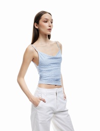 Slim Fit Degaje Yaka Çiçekli İnce Askılı  Bluz