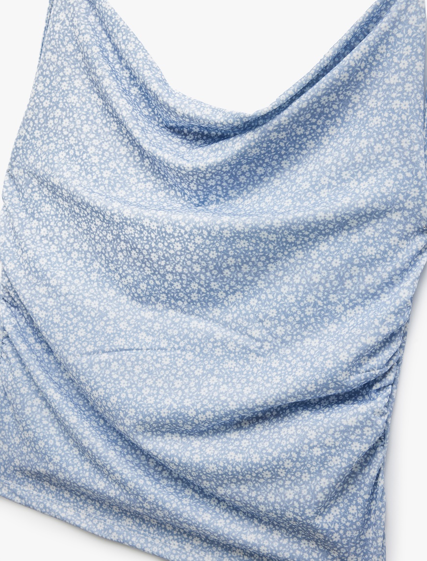   Slim Fit Degaje Yaka Çiçekli İnce Askılı  Bluz