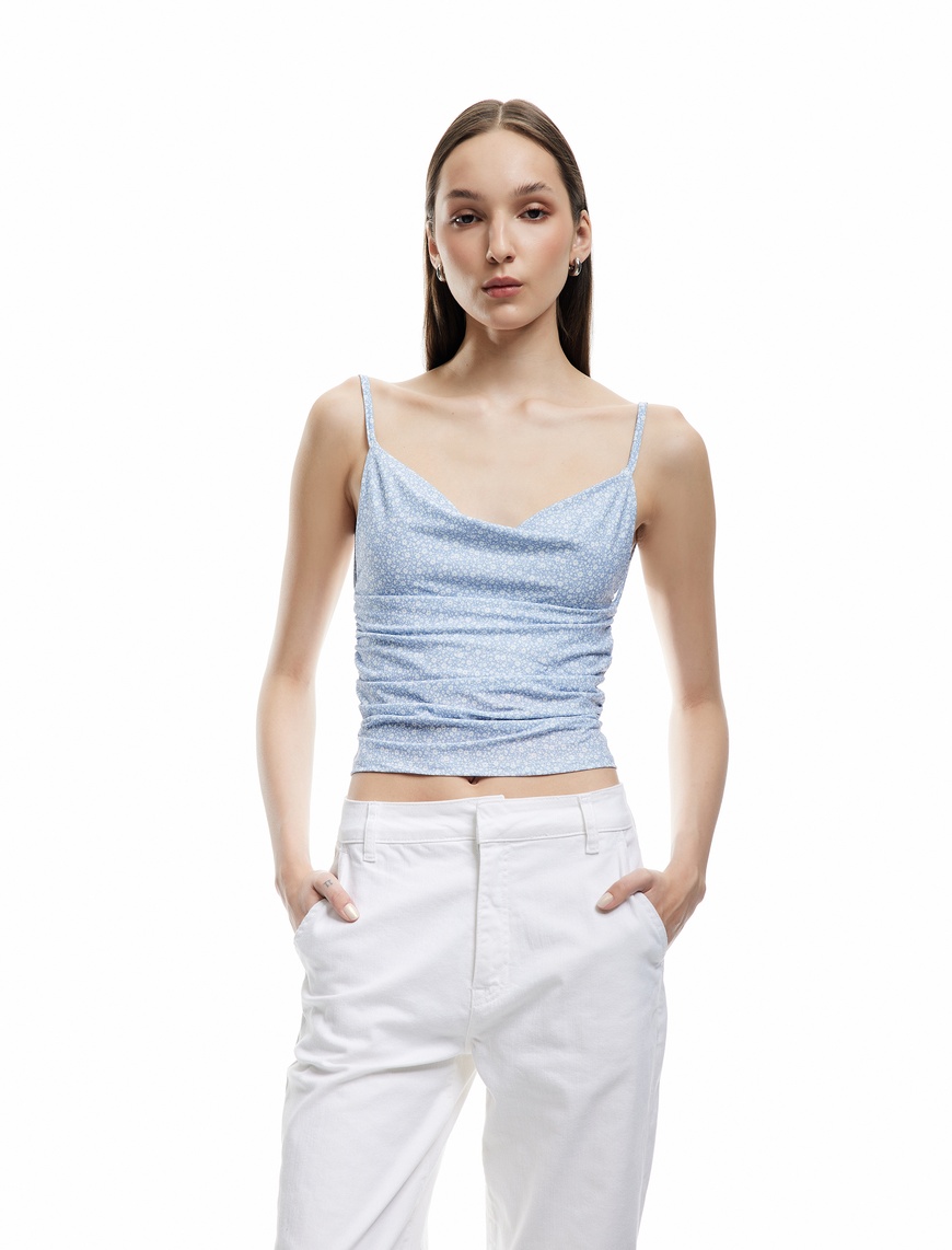   Slim Fit Degaje Yaka Çiçekli İnce Askılı  Bluz