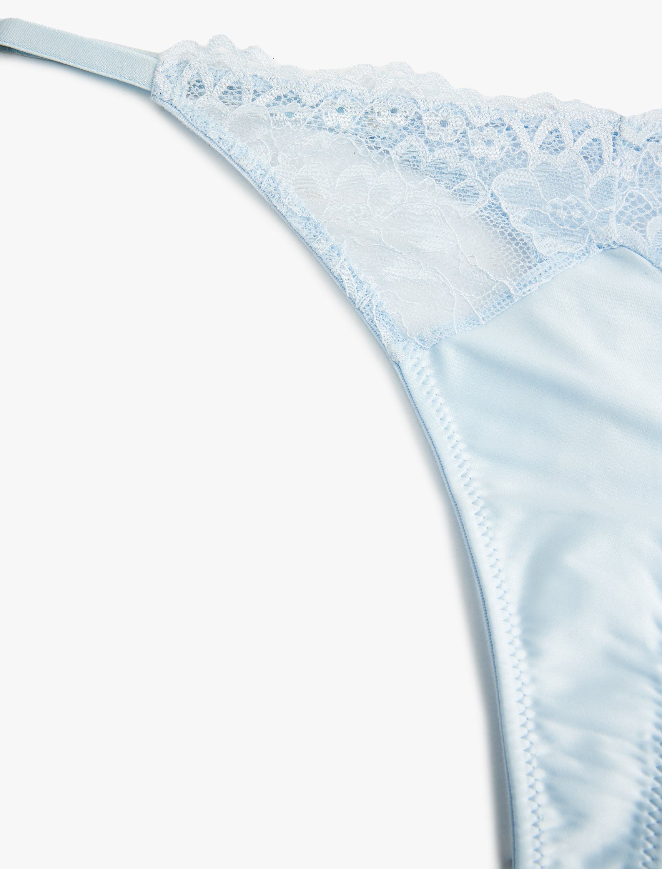   Rahat Kalıp Dantelli String Külot