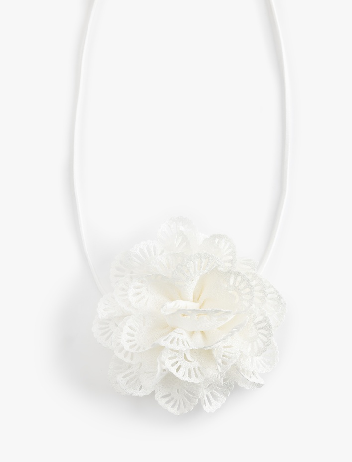 Kadın Çiçek Detaylı Choker Kolye