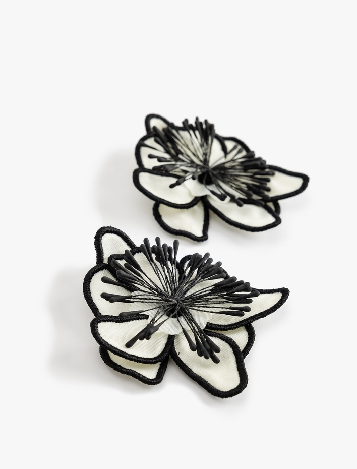 Kadın Büyük Boy Çiçekli Küpe