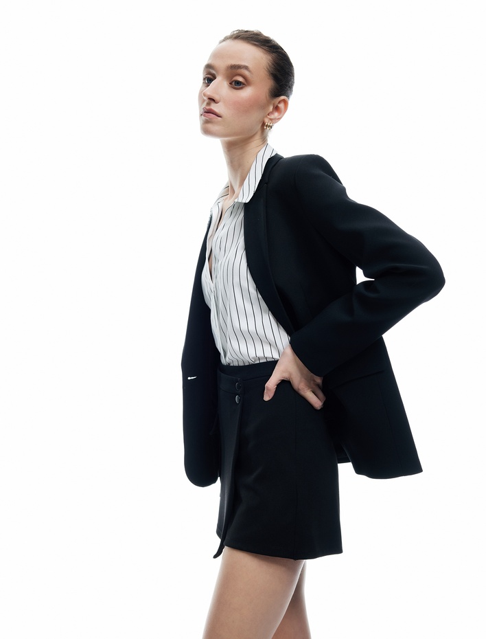  Düğmeli Kapaklı Cep Detaylı Krep Scuba Kumaş Mini Şort Etek