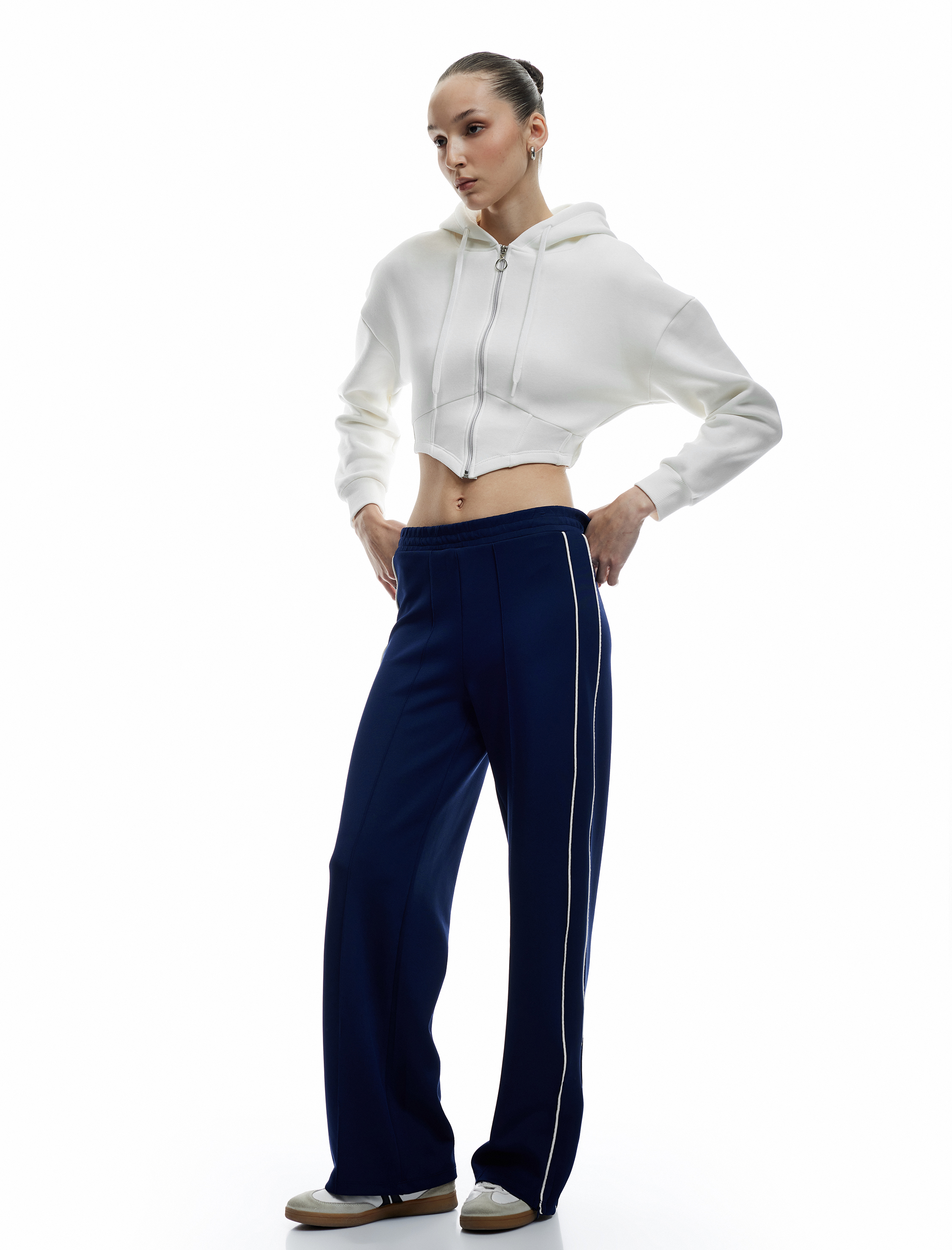   Korse Detaylı Fermuarlı Kapüşonlu Şardonlu Crop Sweatshirt