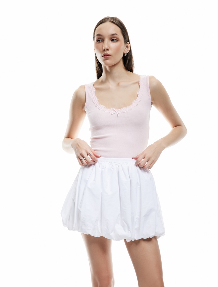  Dantel Detaylı Fiyonklu U Yaka Kolsuz Slim Fit Bluz