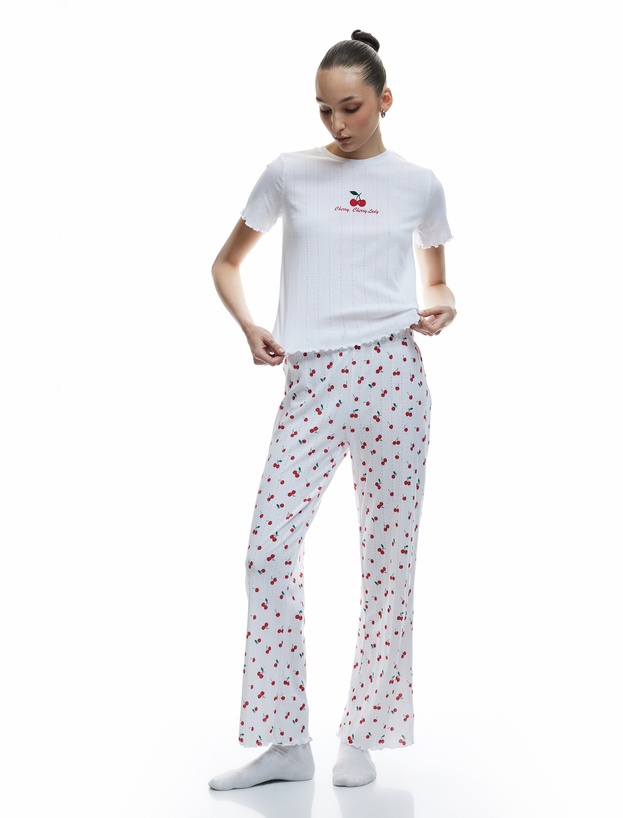 Kısa Kollu Bisiklet Yaka Kiraz Desenli Pijama Takımı_0