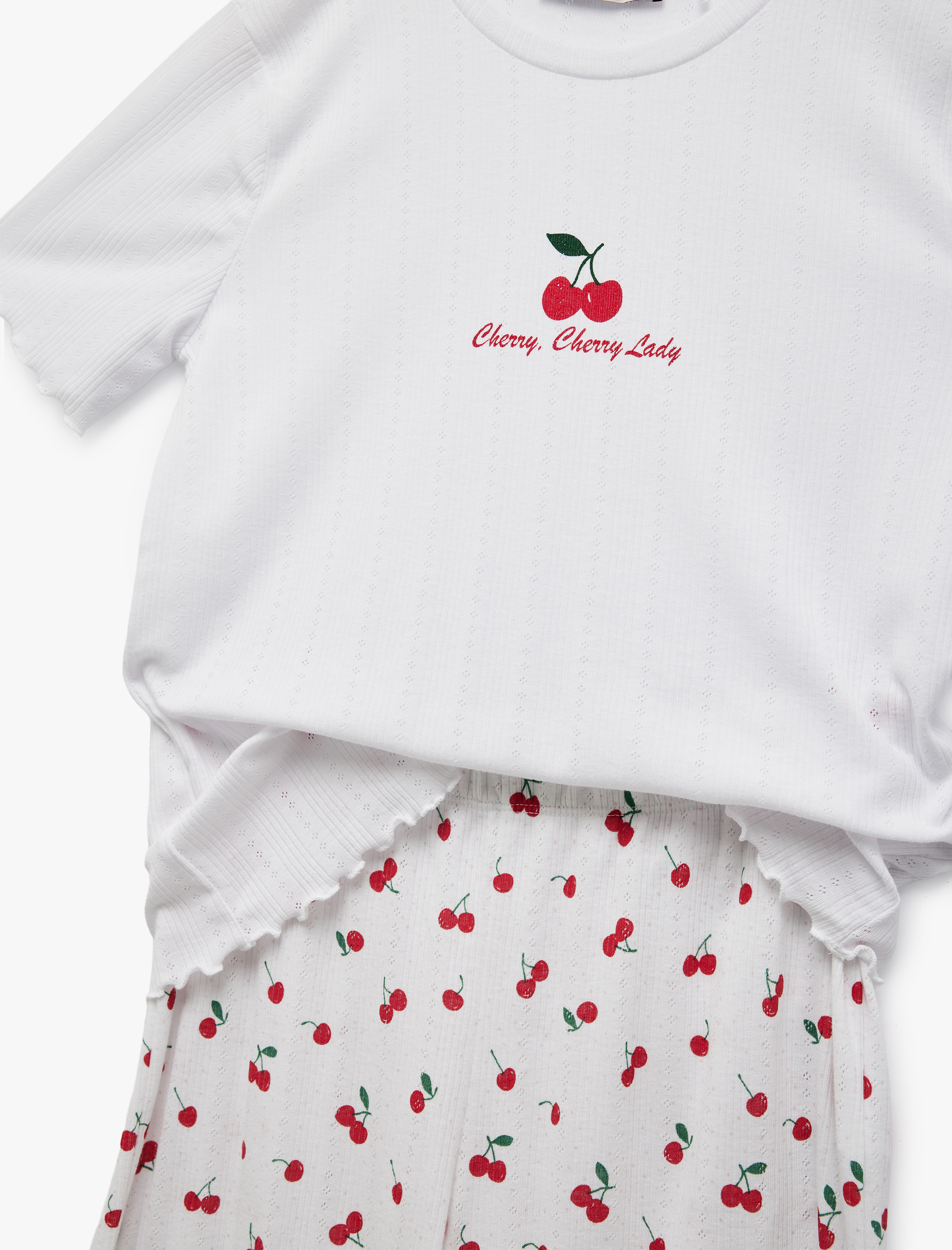   Kısa Kollu Bisiklet Yaka Kiraz Desenli Pijama Takımı