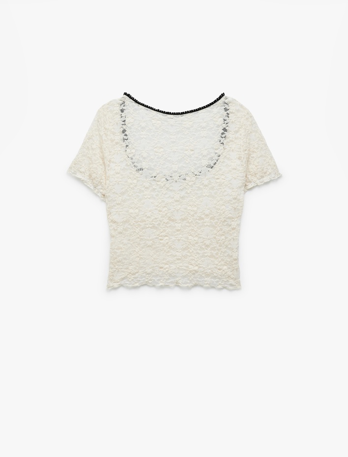  Transparan Fiyonk Detaylı Kısa Kollu U Yaka Dantel Tişört