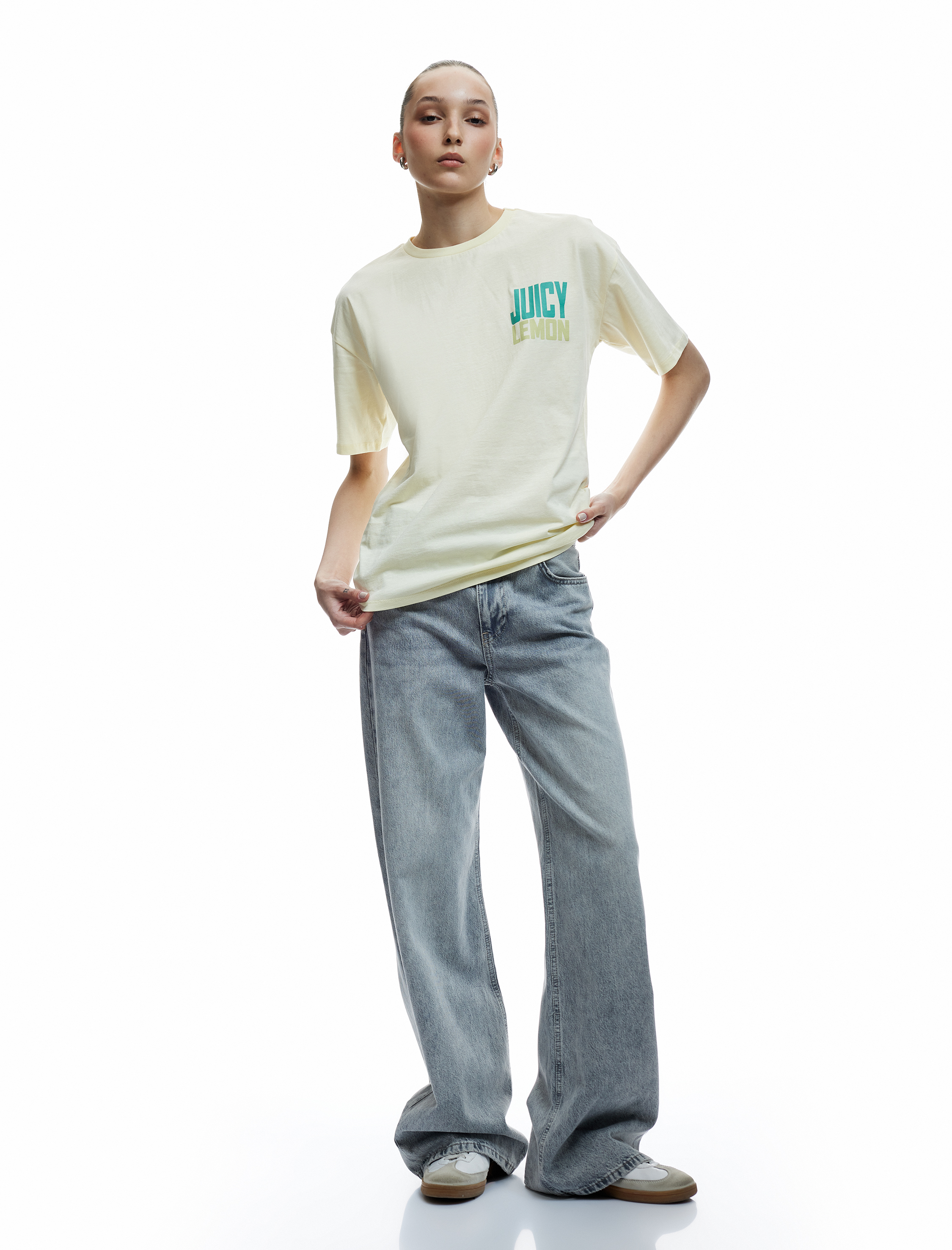   Pamuklu Kısa Kollu Bisiklet Yaka Arkası Meyve ve Limon Baskılı Tişört