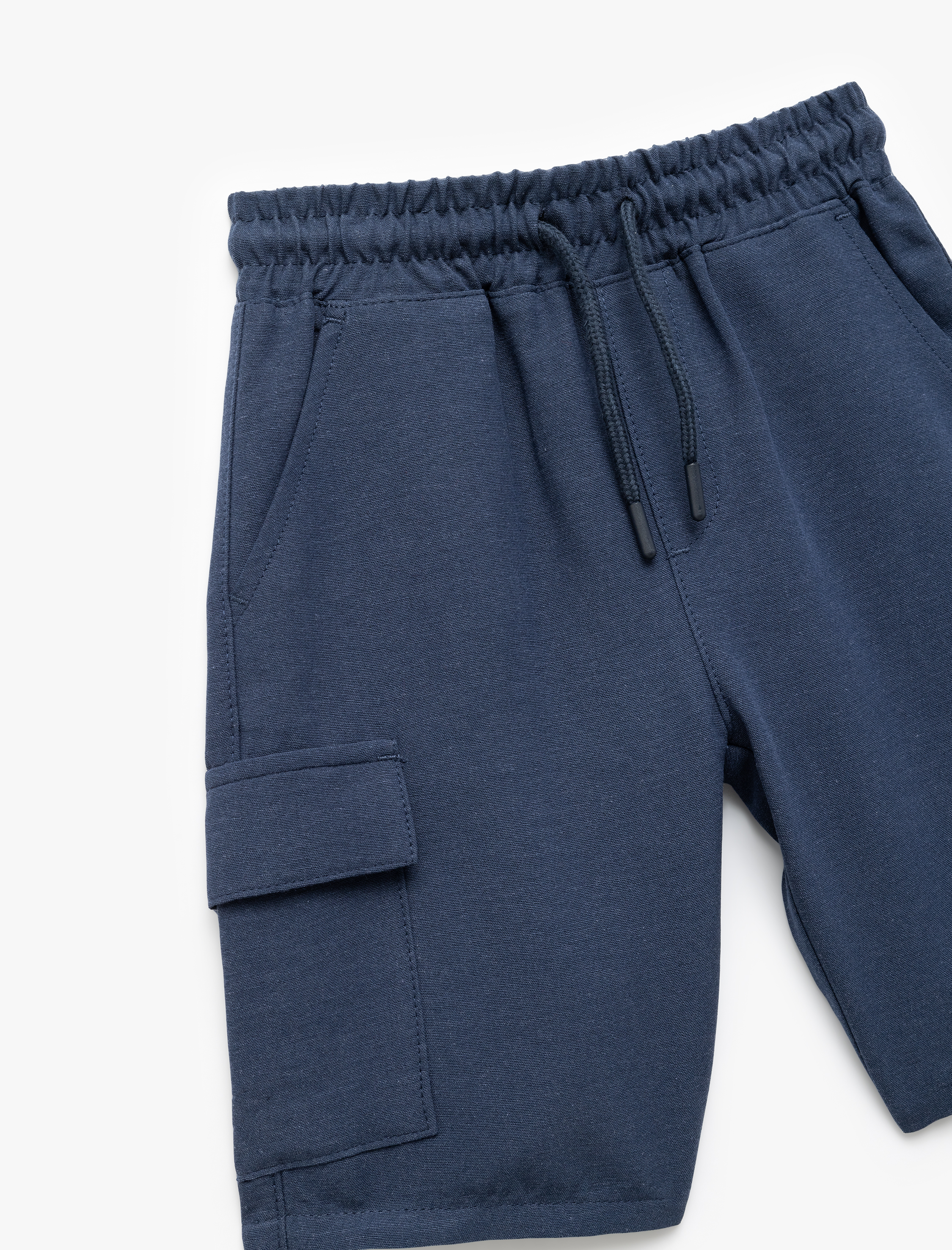  Erkek Çocuk Keten ve Viskon Karışımlı Cep Detaylı Beli Bağcıklı Kargo Şort