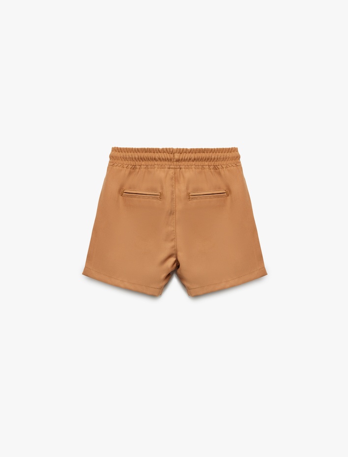 Erkek Bebek Beli Bağcıklı Cep Detaylı Viskon Şort