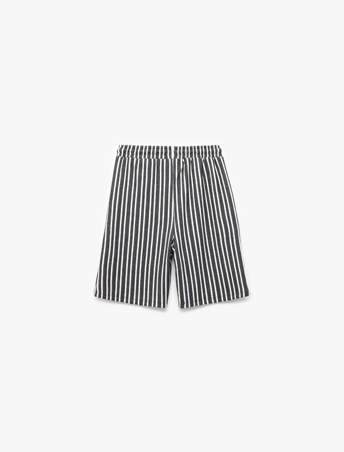 Erkek Çocuk Beli Bağcıklı Cep Detaylı Bermuda Çizgili Şort
