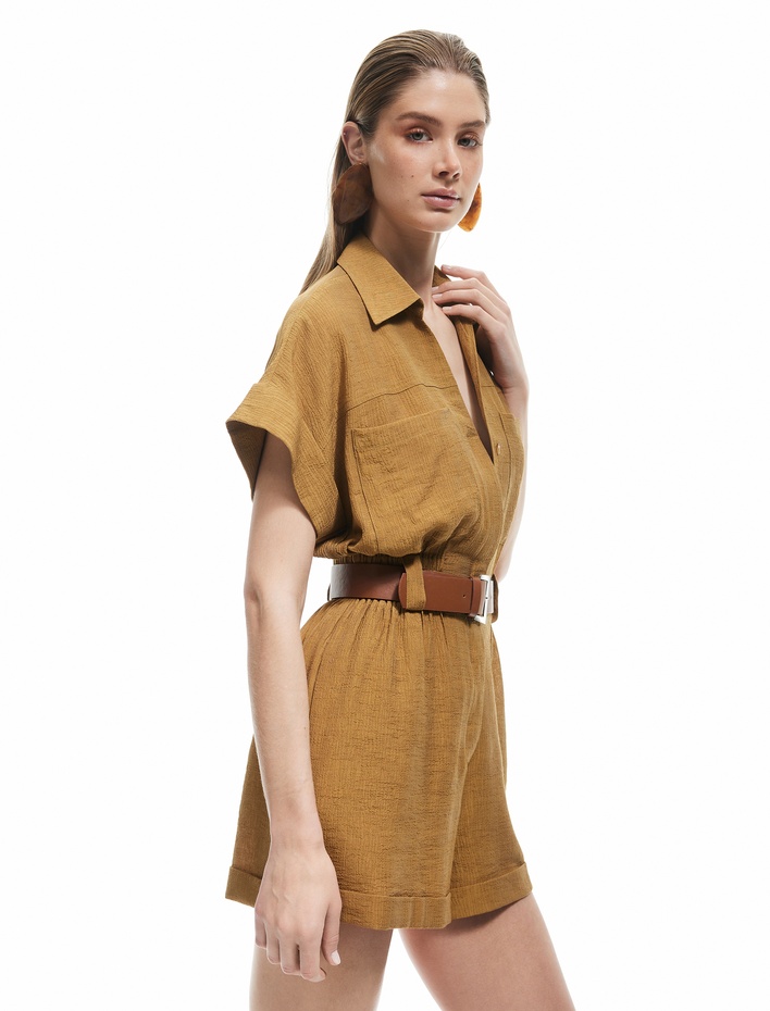  Koton X Sima Tarkan - Viskon Cepli Kemerli Kısa Kollu Şort Tulum