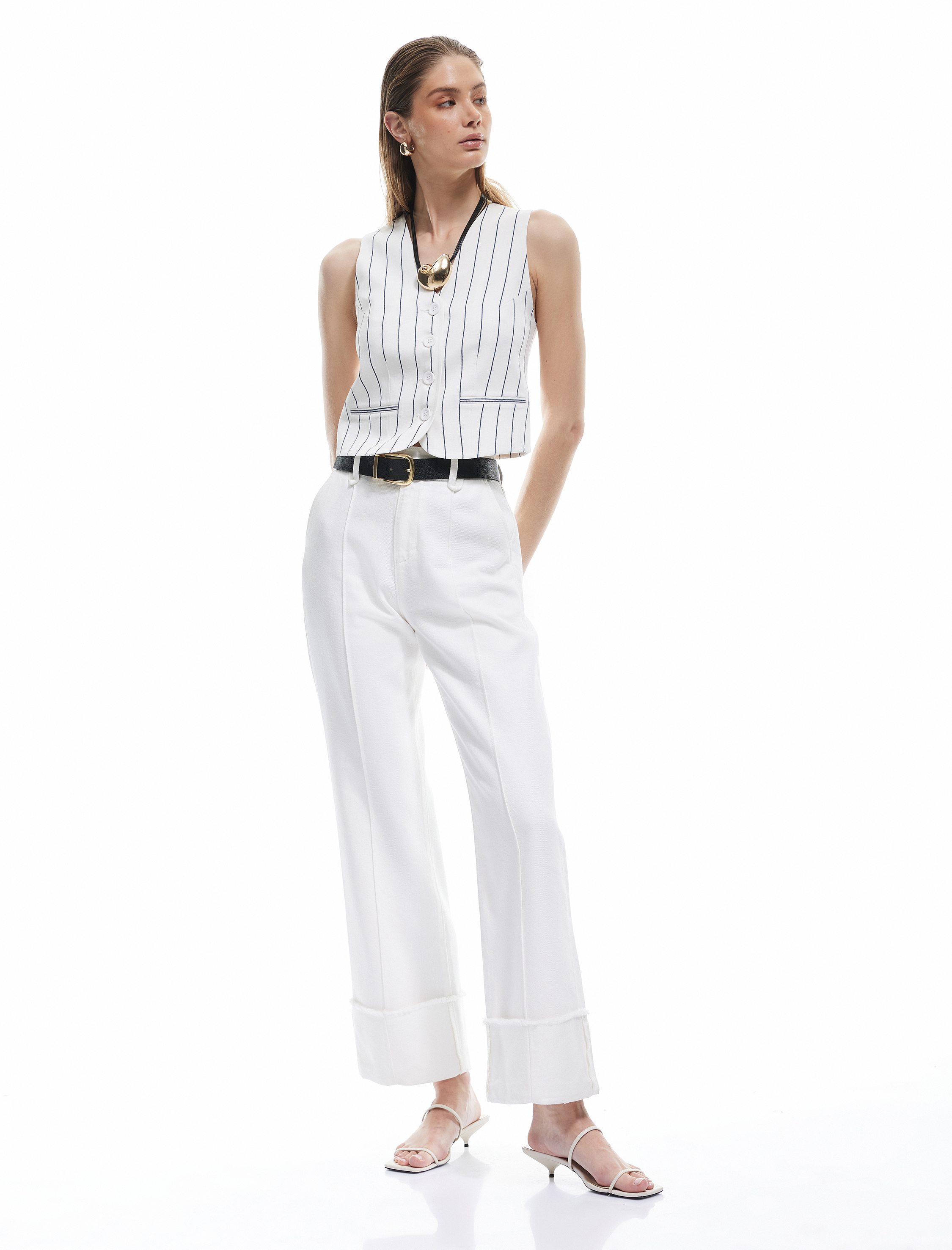   Koton X Sima Tarkan - Viskon Karışımlı Kolsuz Cepli Düğmeli Yelek