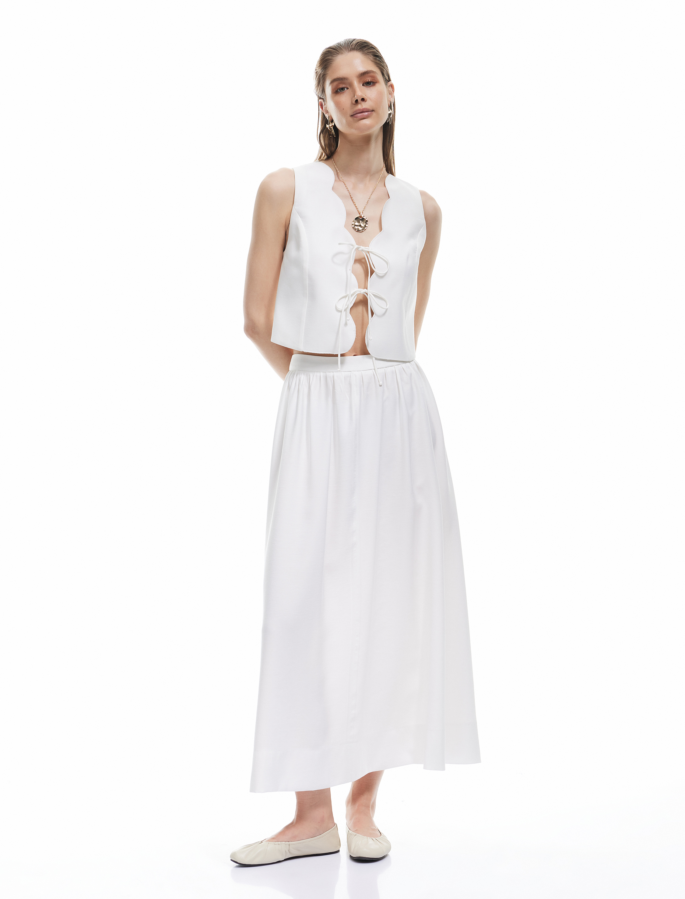   Koton X Sima Tarkan - Astarlı Viskon Fiyonklu Önden Bağlamalı Yelek