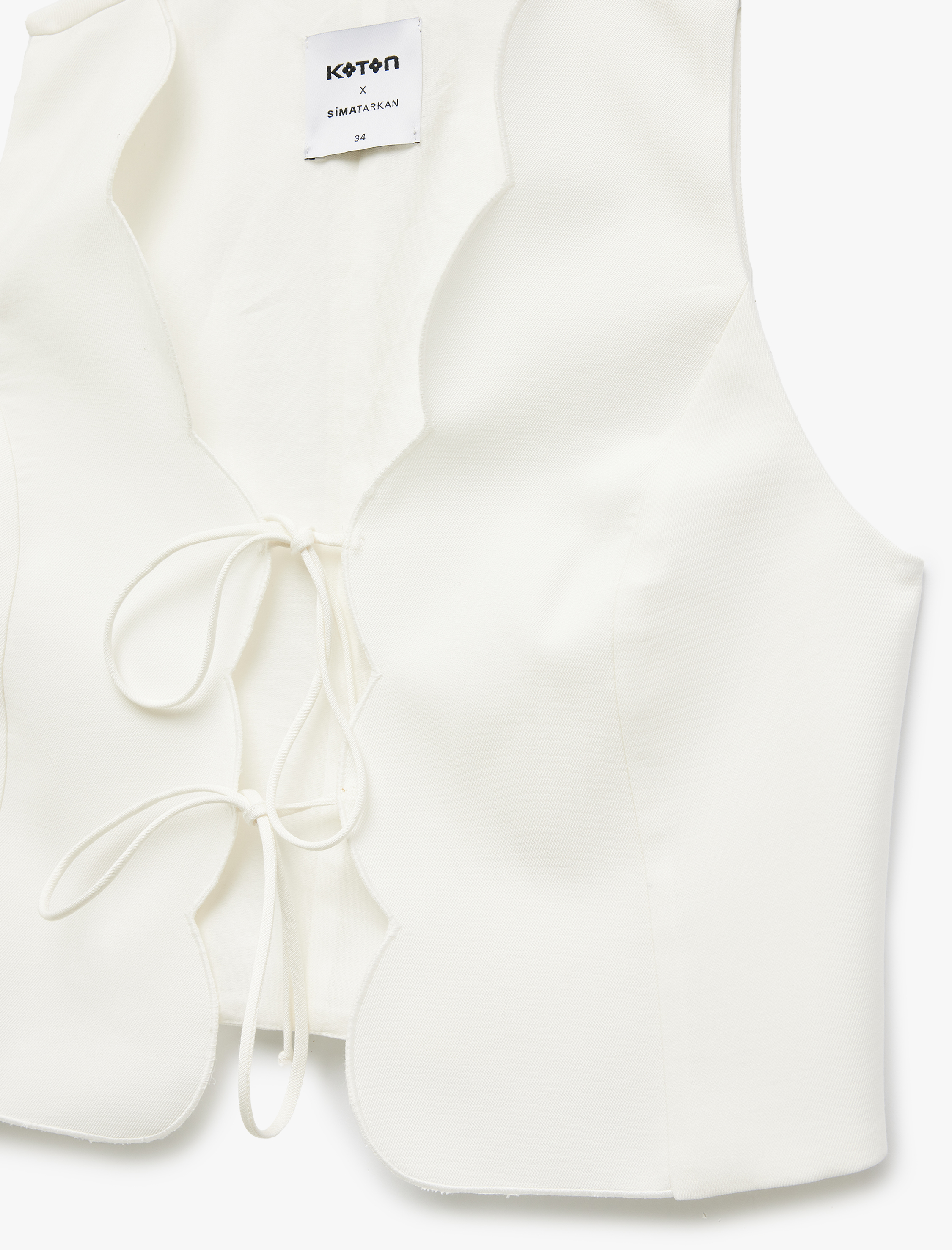   Koton X Sima Tarkan - Astarlı Viskon Fiyonklu Önden Bağlamalı Yelek