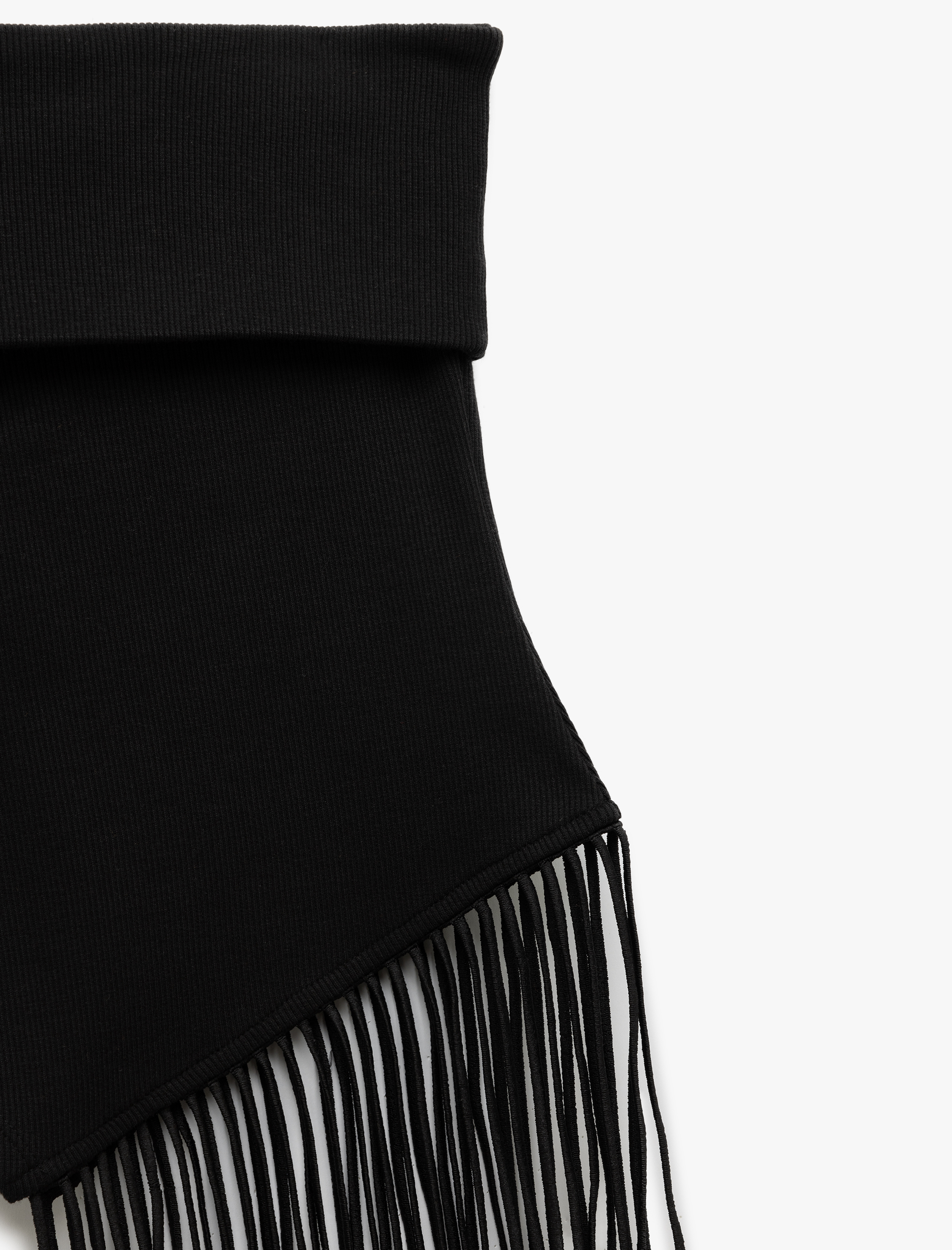   Pamuklu Asimetrik Kesim Püsküllü Straplez Bluz