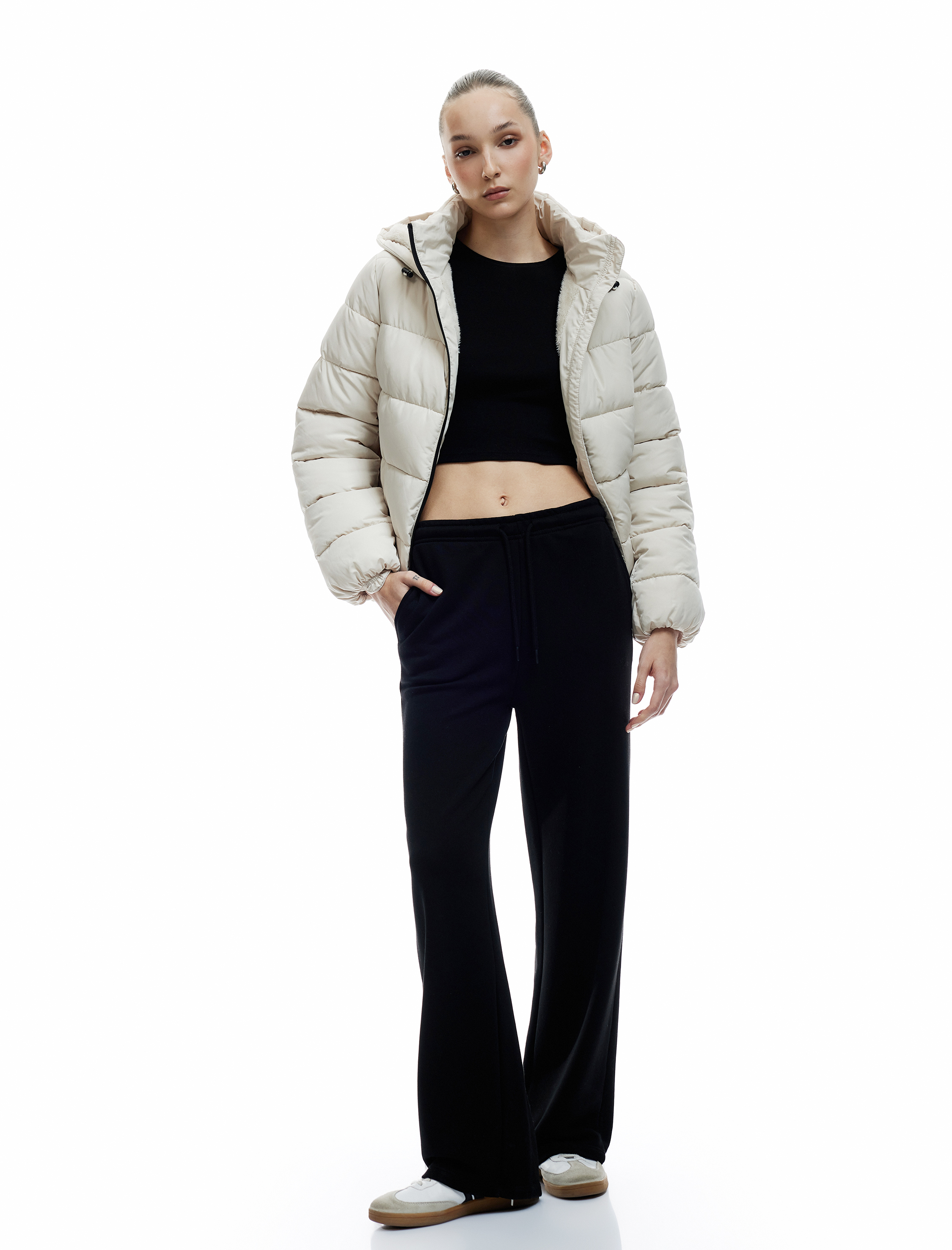   Kapüşonlu Uzun Kollu İçi Suni Kürklü Fermuarlı Cepli Şişme Mont