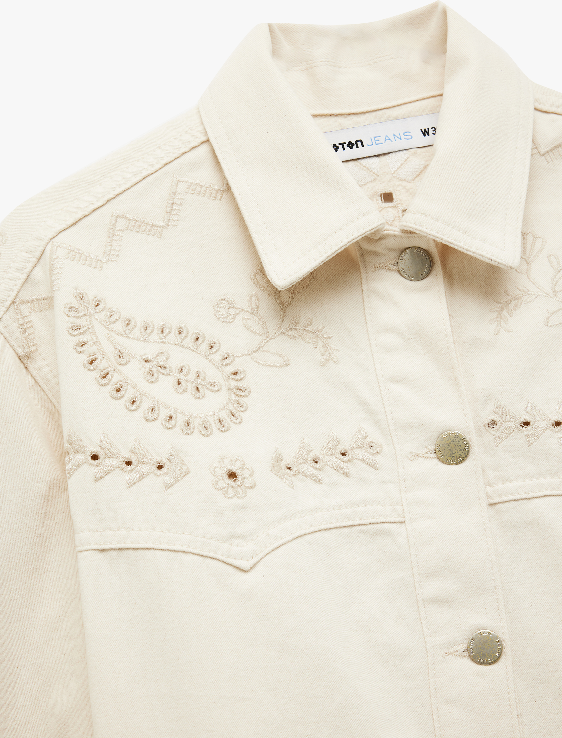   Uzun Kollu Klasik Yaka Nakış Detaylı Düğmeli Cepli Püsküllü Gömlek Ceket