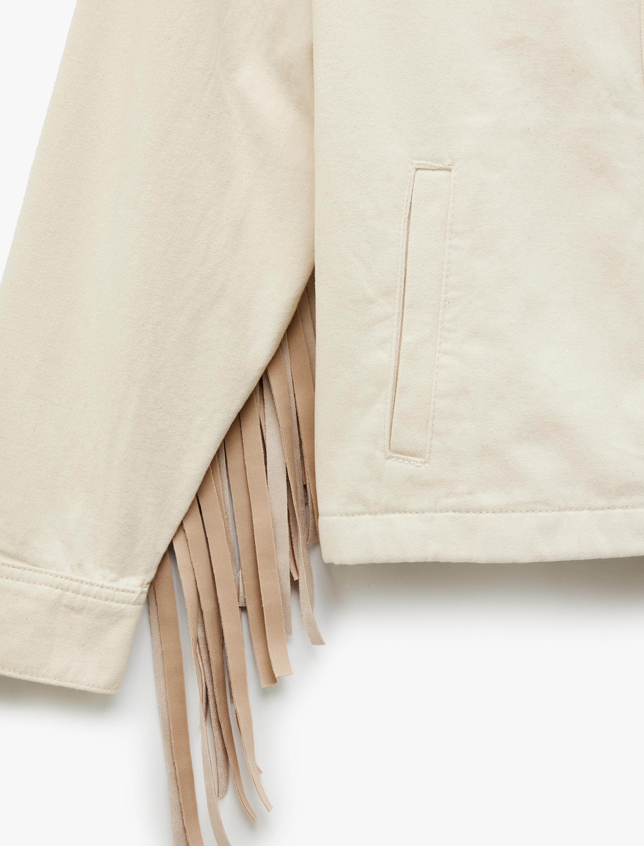   Uzun Kollu Klasik Yaka Nakış Detaylı Düğmeli Cepli Püsküllü Gömlek Ceket