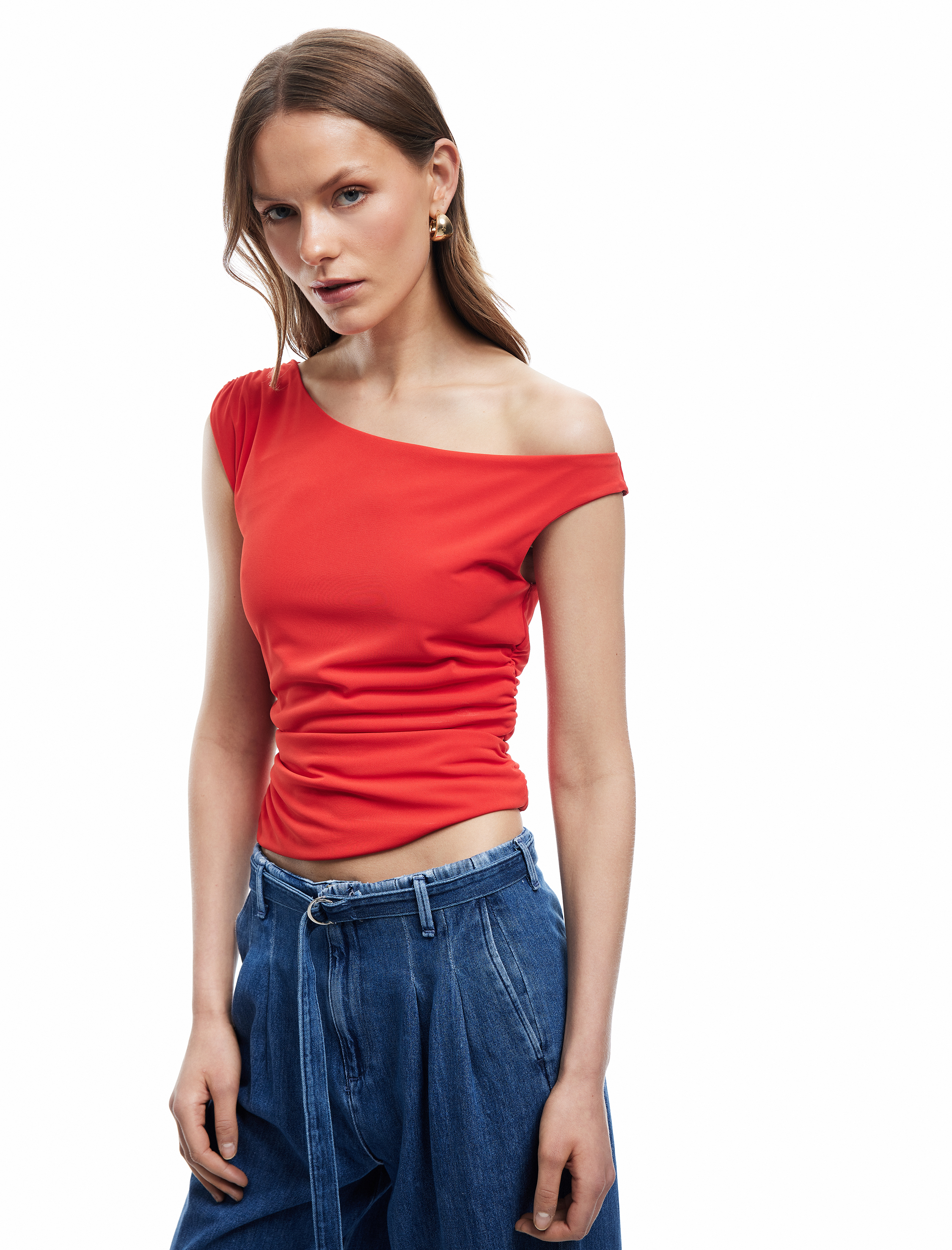   Koton X Sima Tarkan - Asimetrik Yaka Drape Detaylı Kolsuz Bluz