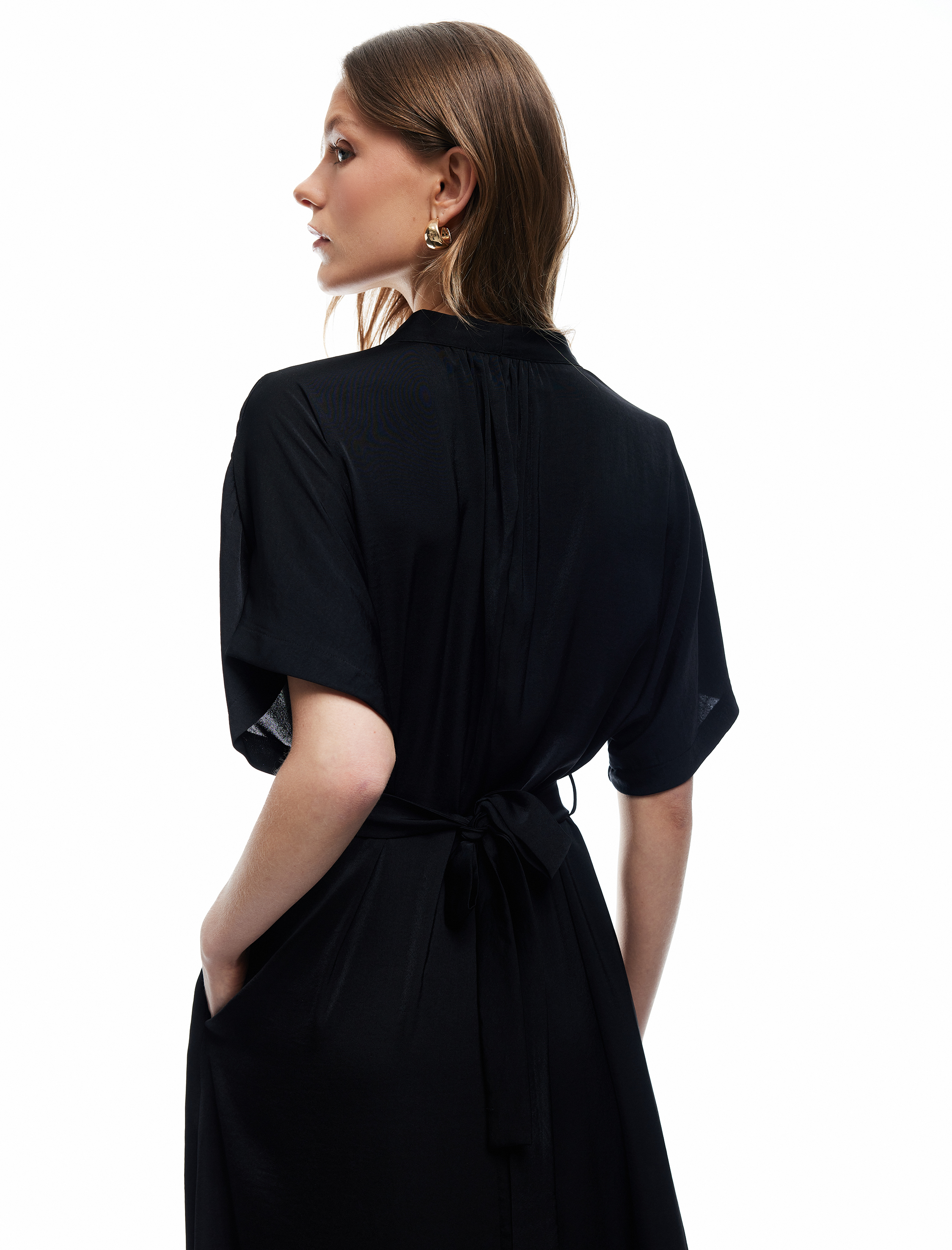   Aerobin Kumaş Kemerli Kısa Kollu V Yaka Uzun Kruvaze Saten Elbise