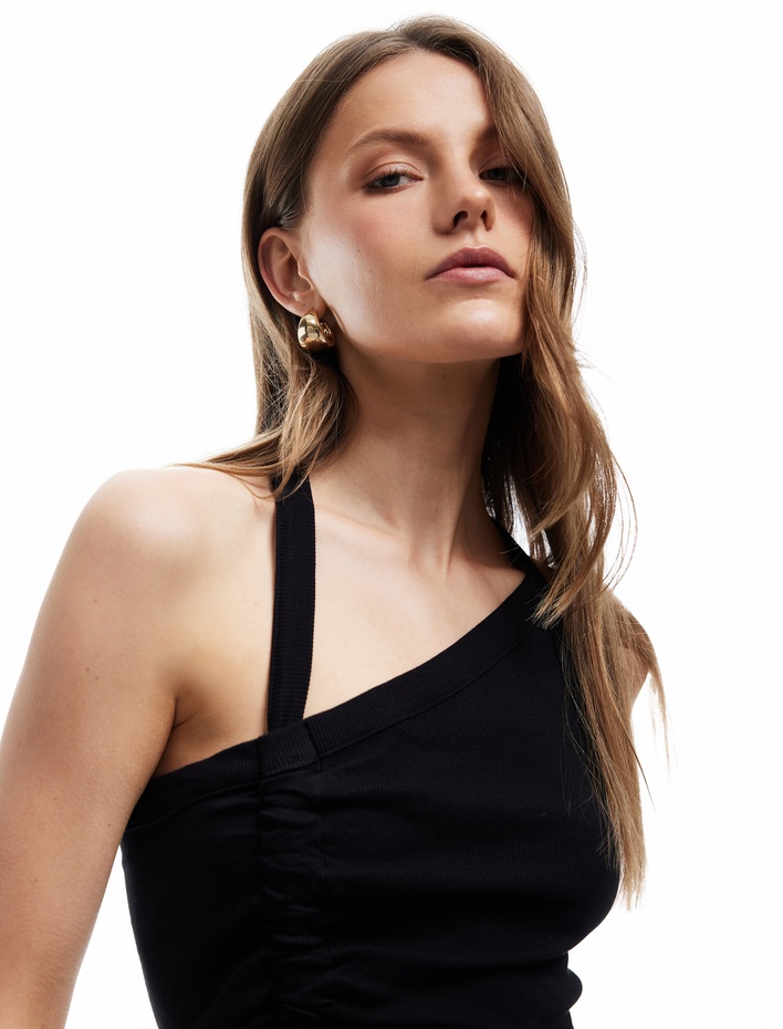  Pamuklu Asimetrik Yaka Kolsuz Fitilli Büzgülü Bluz