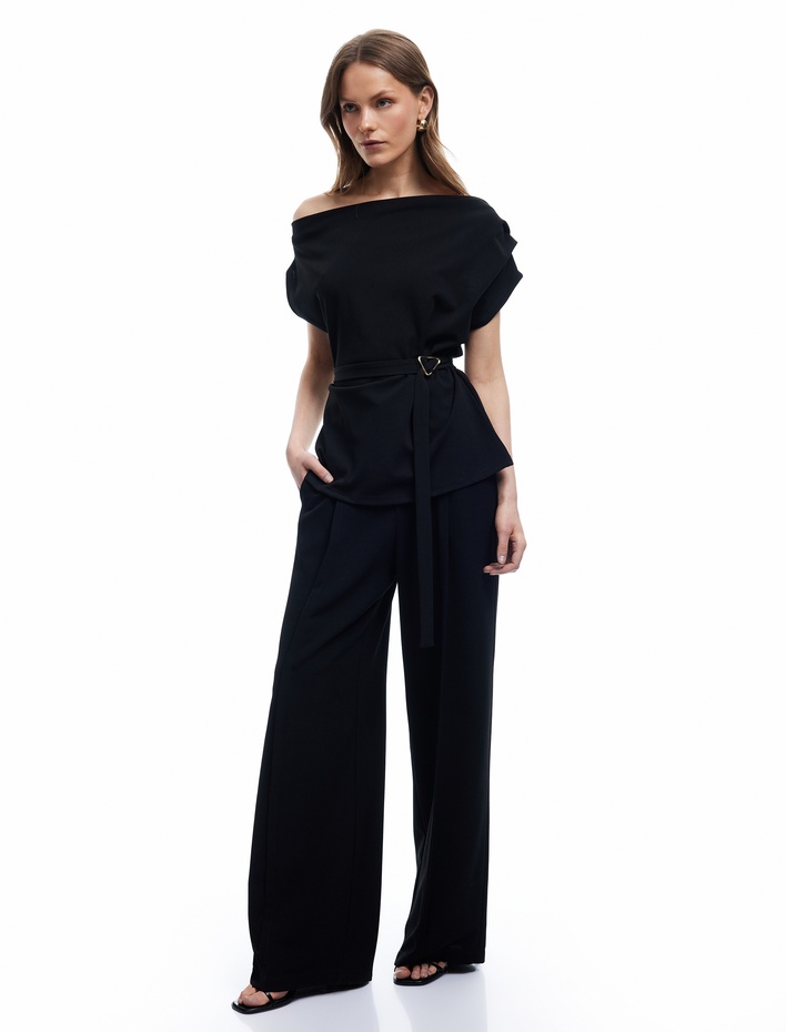  Krep Scuba Kumaş Degaje Yaka Metal Aksesuarlı Kemerli Kolsuz Bluz