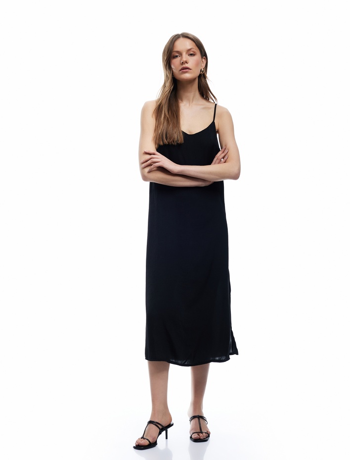  Aerobin Saten Kumaş Uzun Askılı Elbise