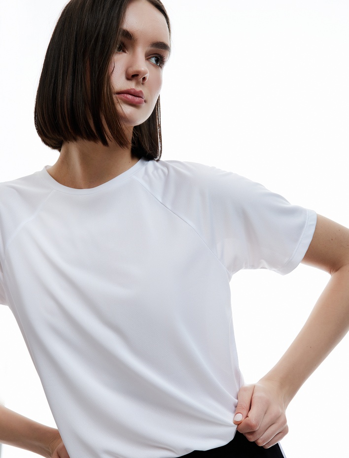  Kısa Kollu Bisiklet Yaka Rahat Kesim Basic Spor Tişört