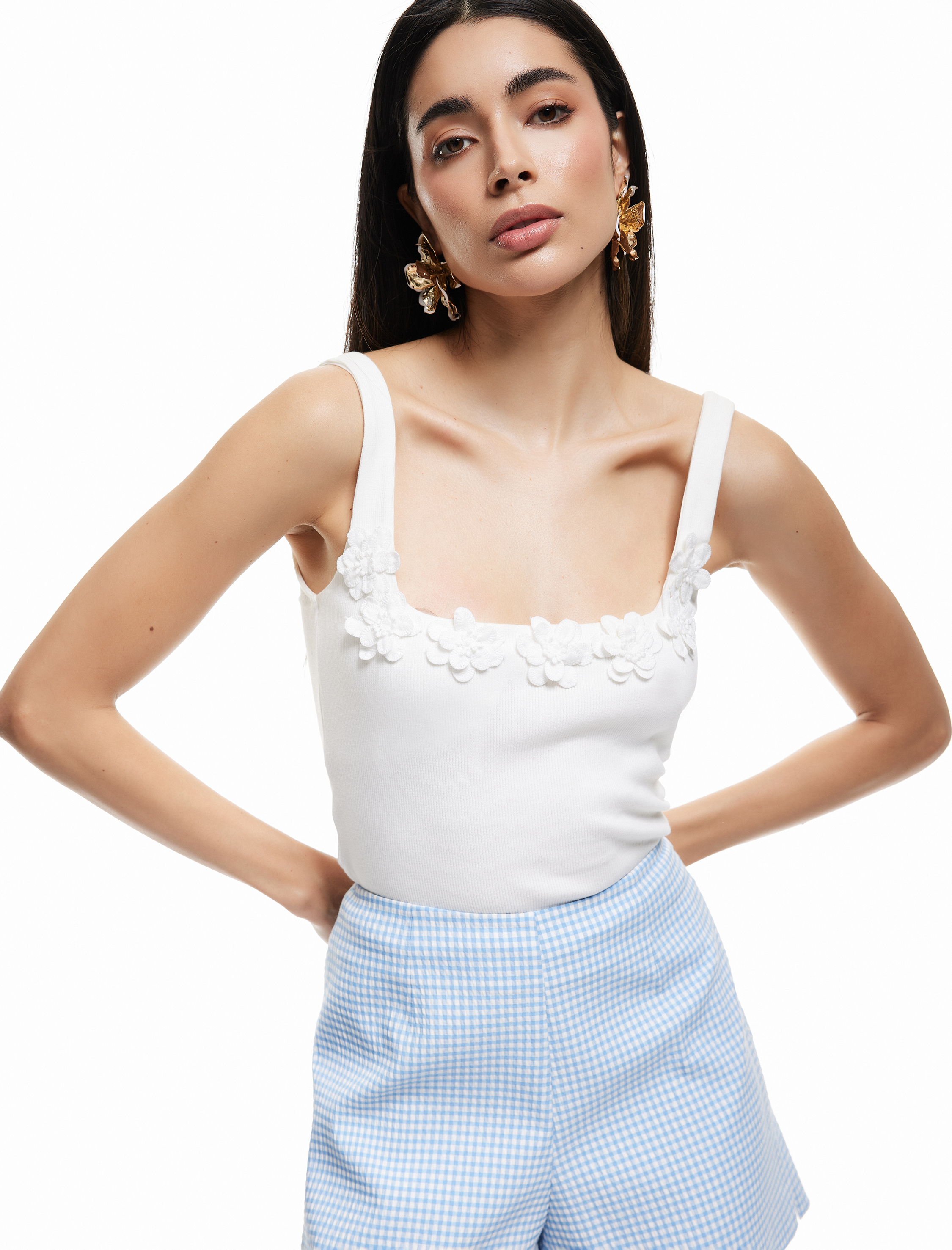   Koton X Sibil Çetinkaya - Kolsuz Pamuklu Çiçek Aplike Detaylı Kare Yaka Askılı Bluz