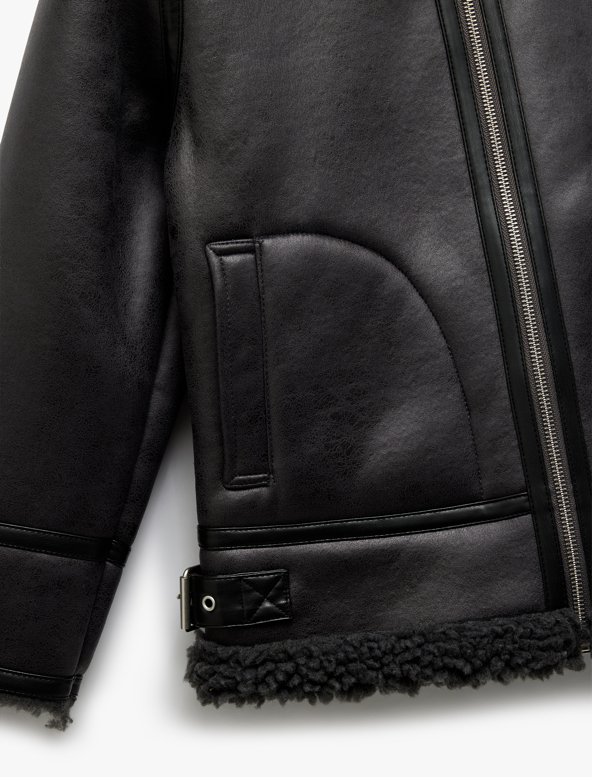  Erkek Çocuk Uzun Kollu Peluş Yaka Detaylı Cepli Fermuarlı Deri Ceket