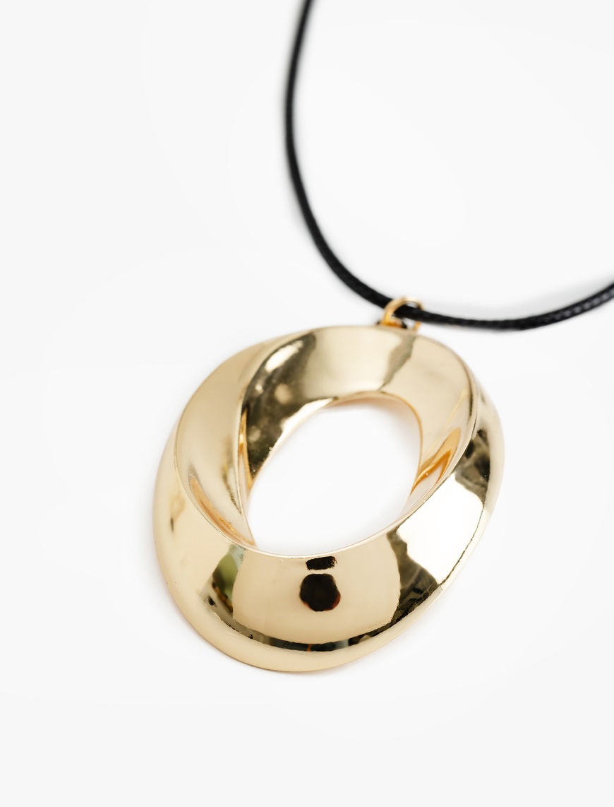  Kadın Geometrik Charm Detaylı Kolye