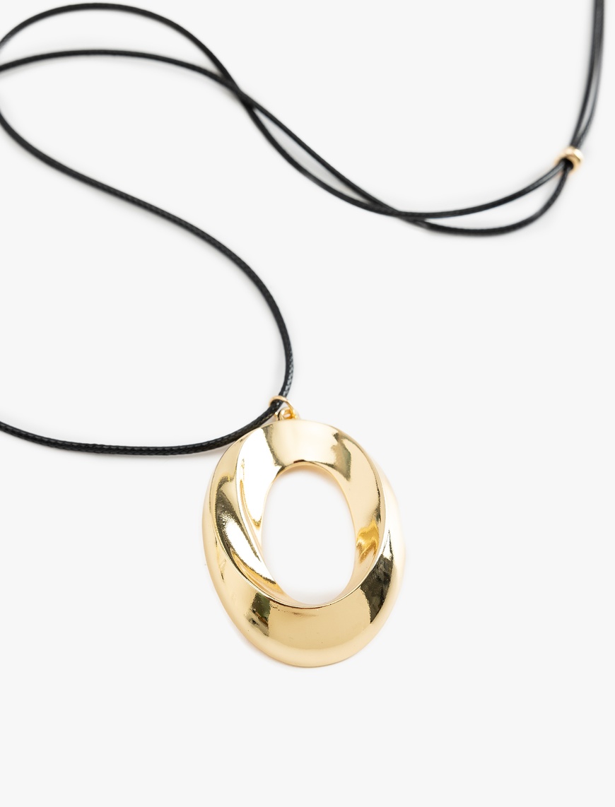  Kadın Geometrik Charm Detaylı Kolye