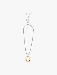 Geometrik Charm Detaylı Kolye